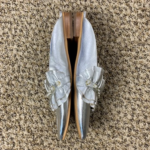 BP Silver Metallic Leather Ruffled Slip-On Loafers - Picture 2 of 10